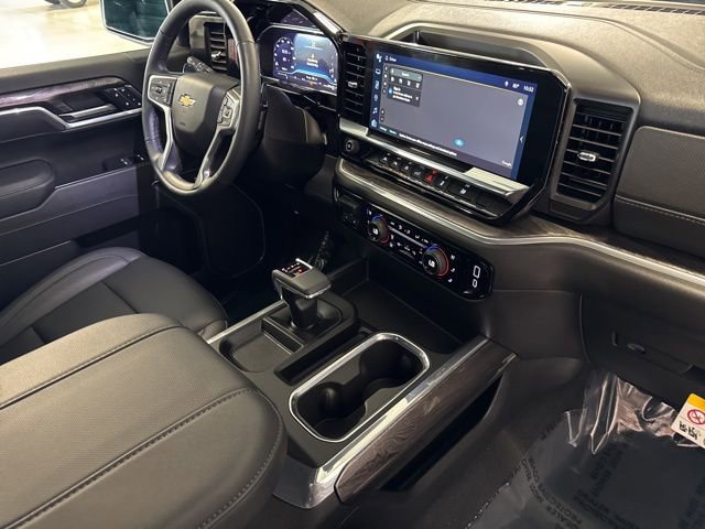 Used 2025 Chevrolet Silverado 1500 LTZ AWD/4WD image 25