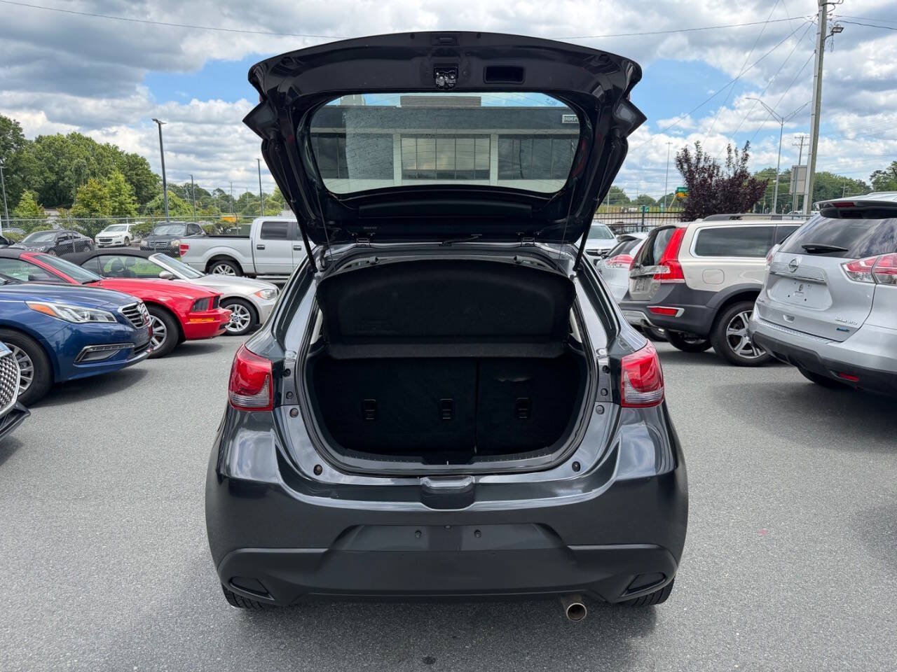 Used 2020 Toyota Yaris LE FWD image 11