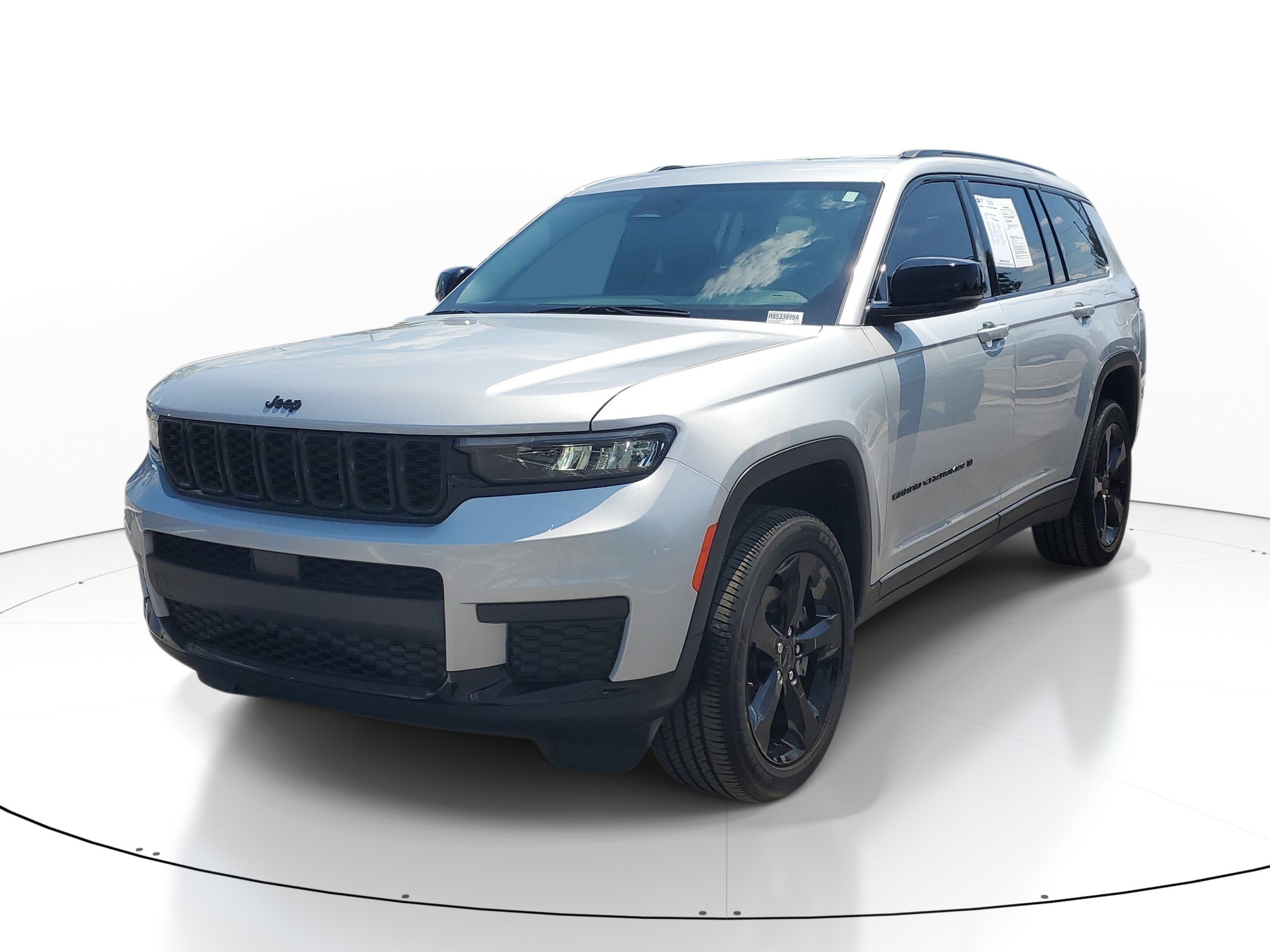 Used 2024 Jeep Grand Cherokee L Laredo RWD image 4