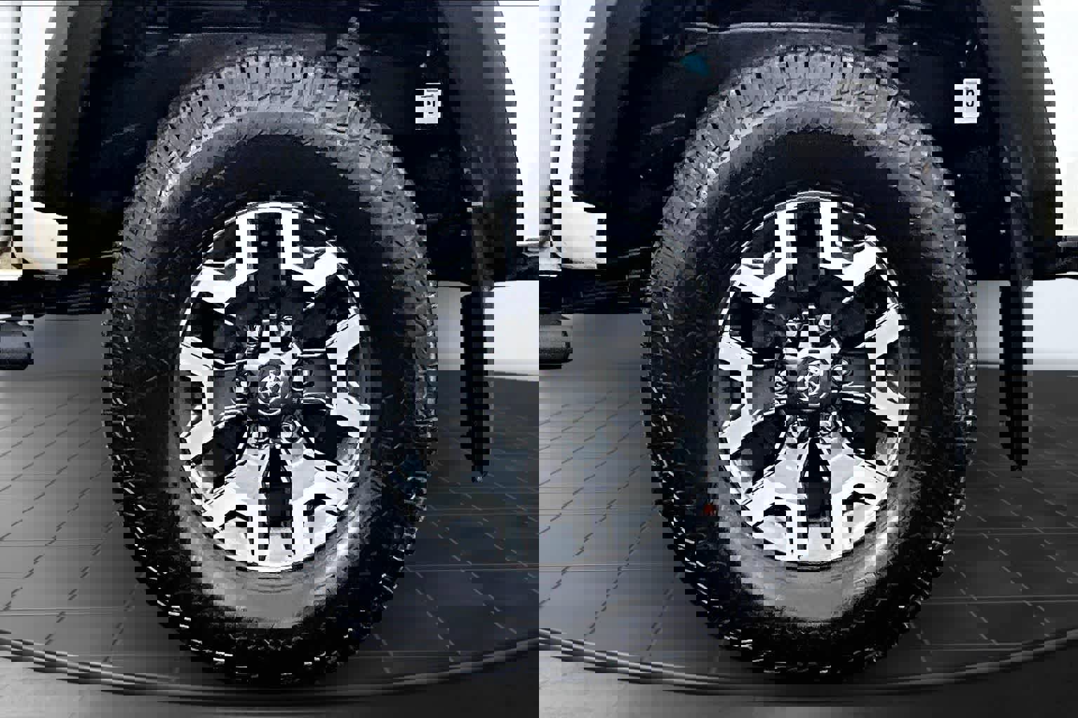 Used 2019 Toyota Tacoma TRD Off-Road image 36