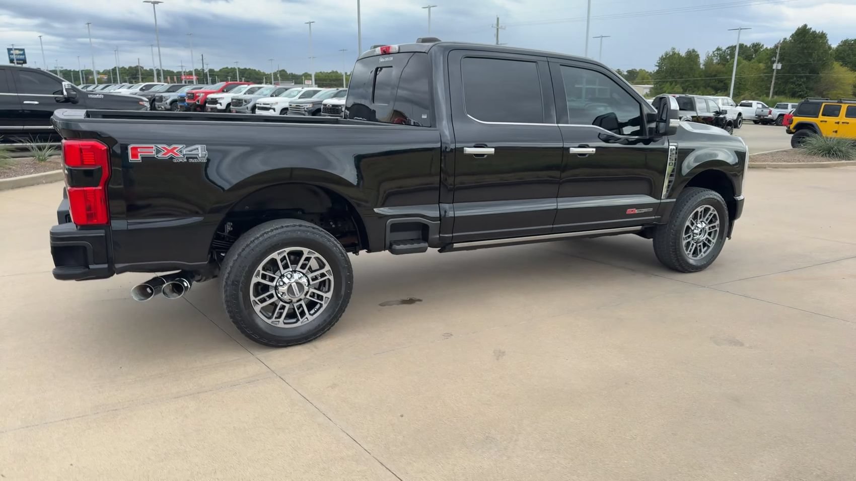 Used 2024 Ford F250 Limited w/ FX4 Off-Road Package AWD/4WD image 9