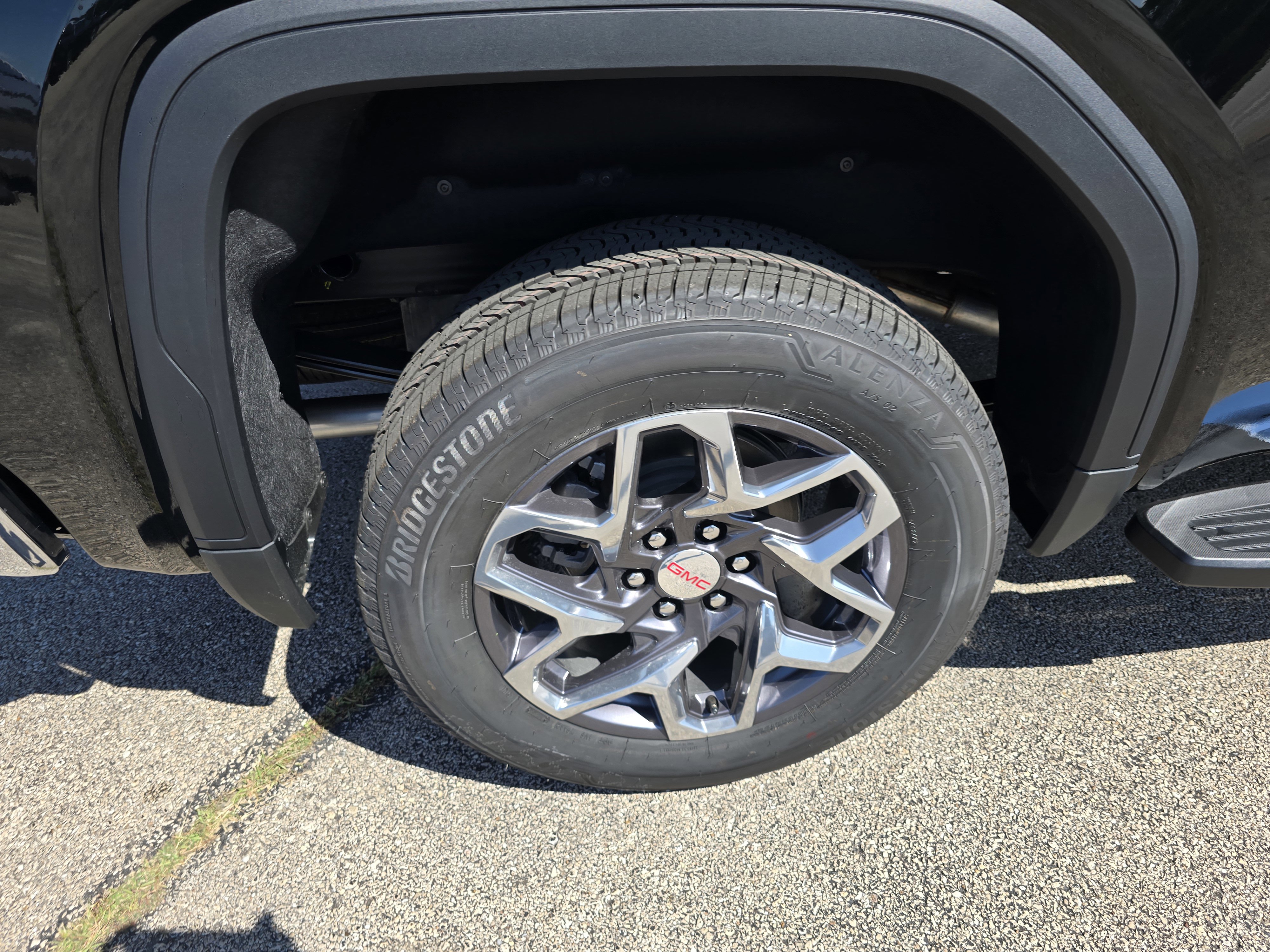 New 2025 GMC Sierra 1500 SLT w/ SLT Convenience Package image 12