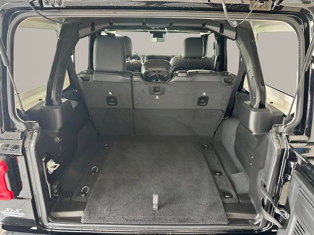 Used 2025 Jeep Wrangler Sahara w/ Safety Group image 15