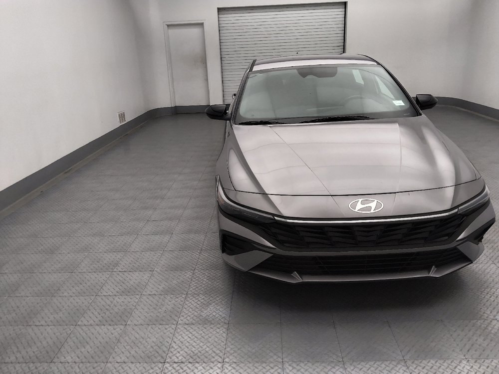 Used 2025 Hyundai Elantra Sport FWD image 14