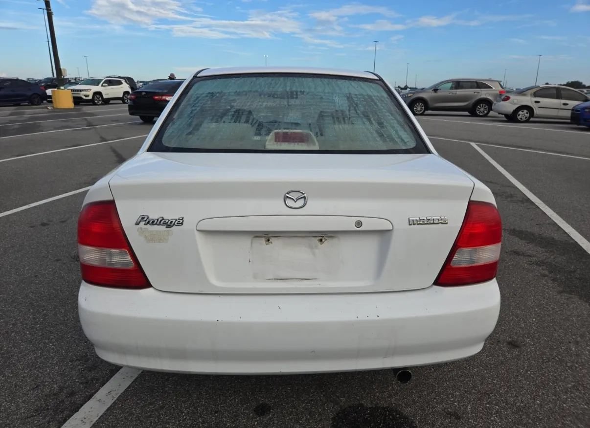 Used 2003 MAZDA Protege FWD image 4