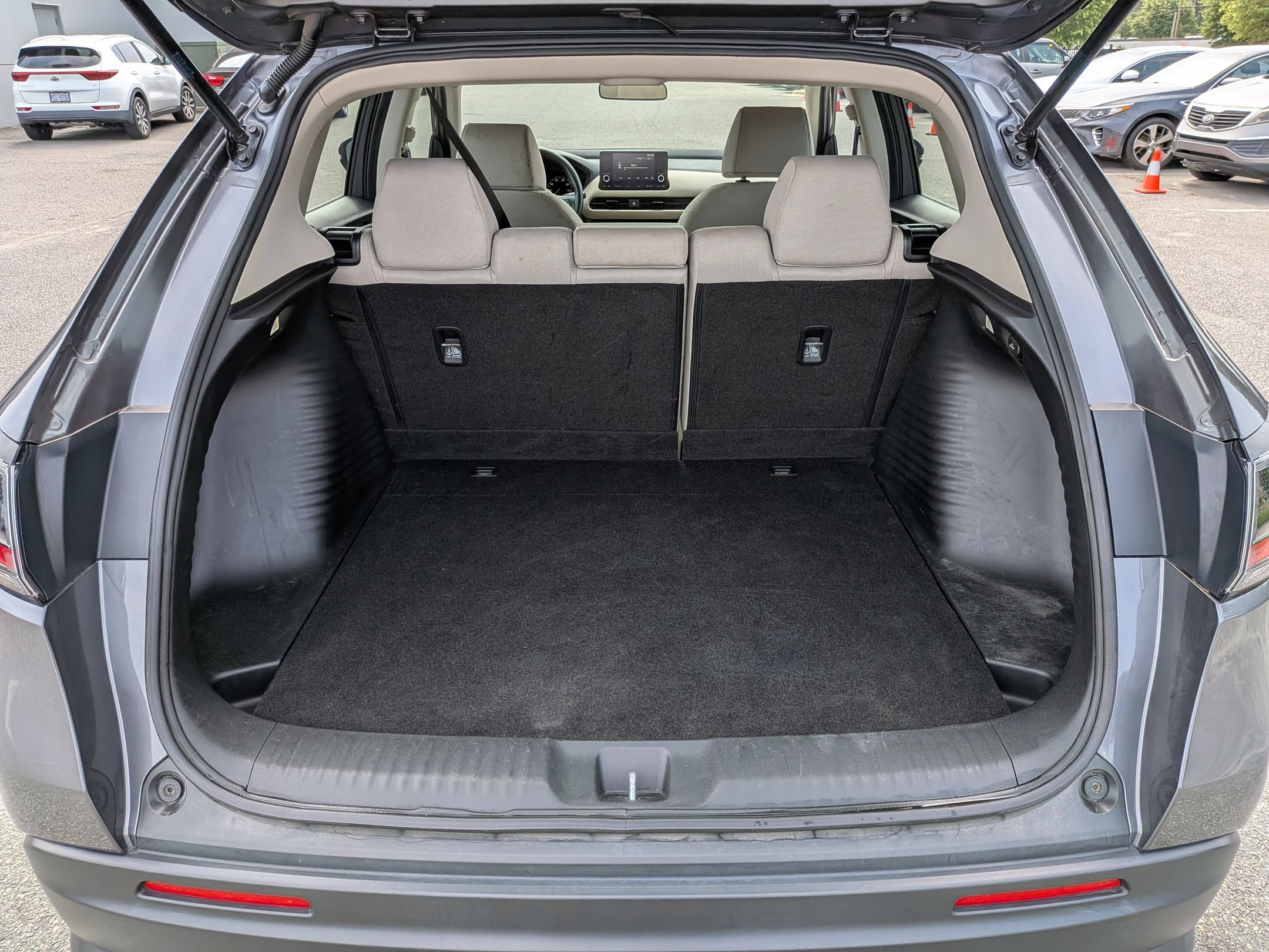 Used 2024 Honda HR-V LX image 31