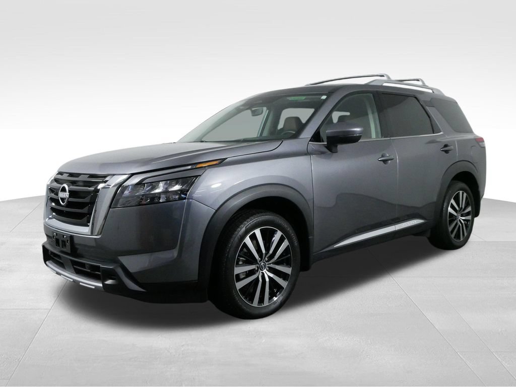 Used 2025 Nissan Pathfinder Platinum w/ Cargo Package AWD/4WD image 5