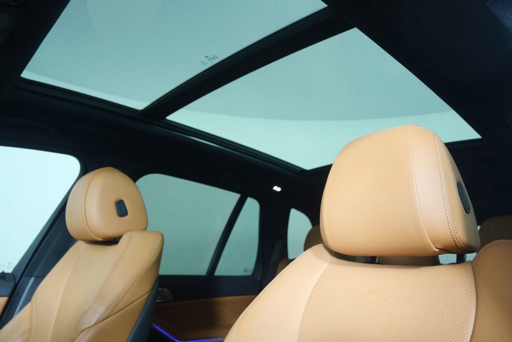 Used 2022 BMW X5 sDrive40i w/ Premium Package image 11