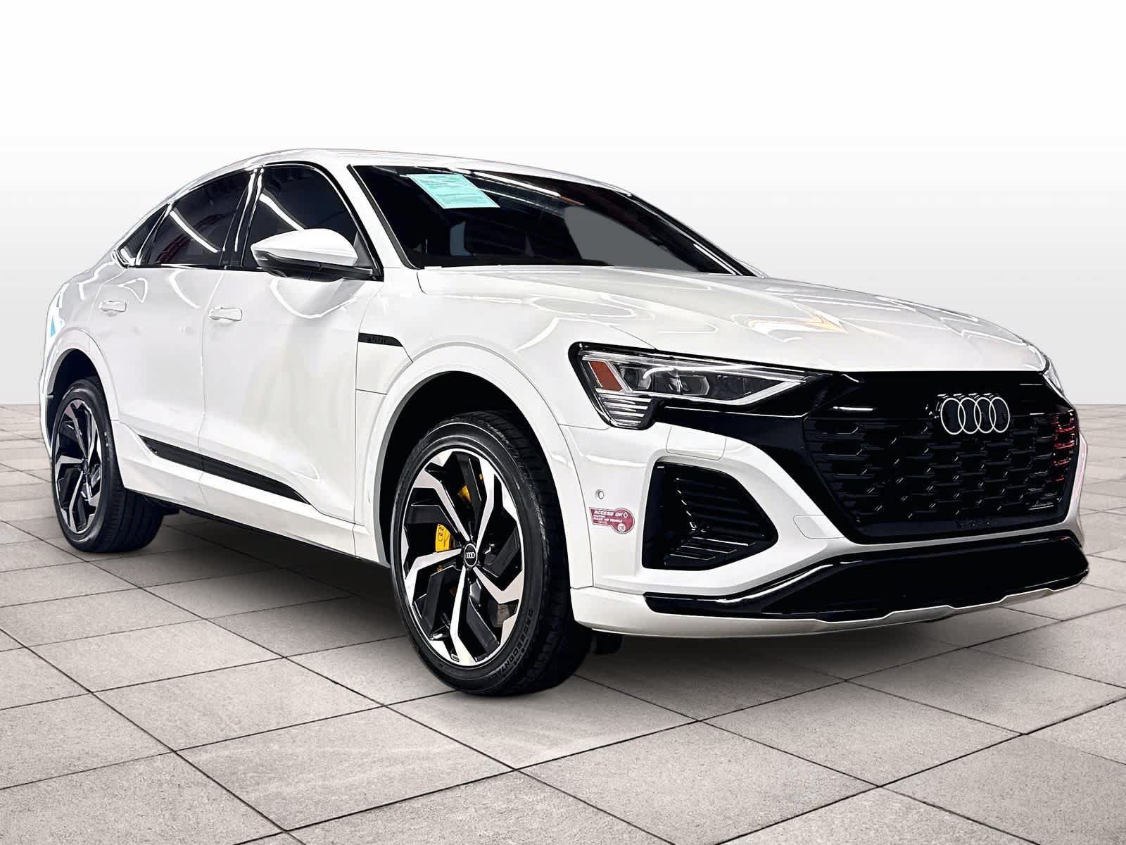 Used 2024 Audi Q8 e-tron Premium Plus w/ Premium Plus Package AWD/4WD image 2