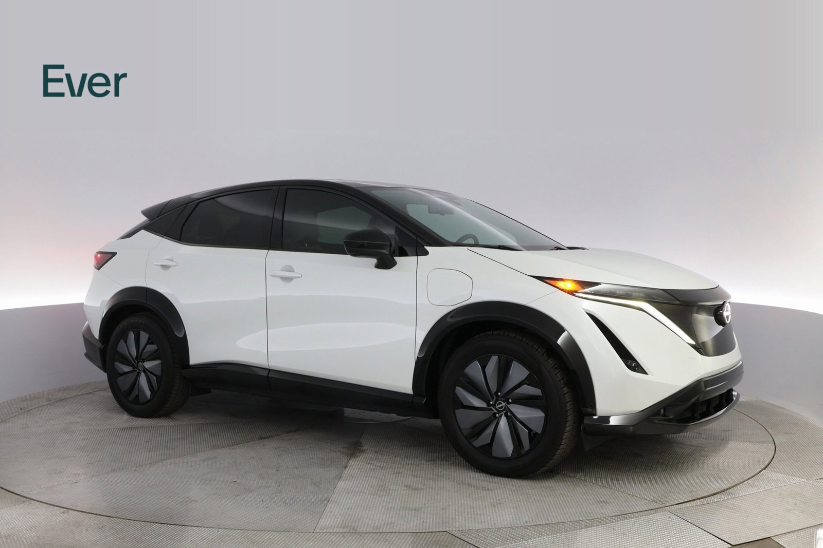 Used 2023 Nissan Ariya AWD image 5