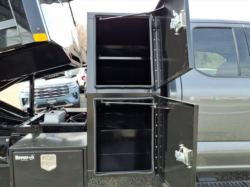 New 2026 Ford F550 4x4 Supercab Super Duty image 8