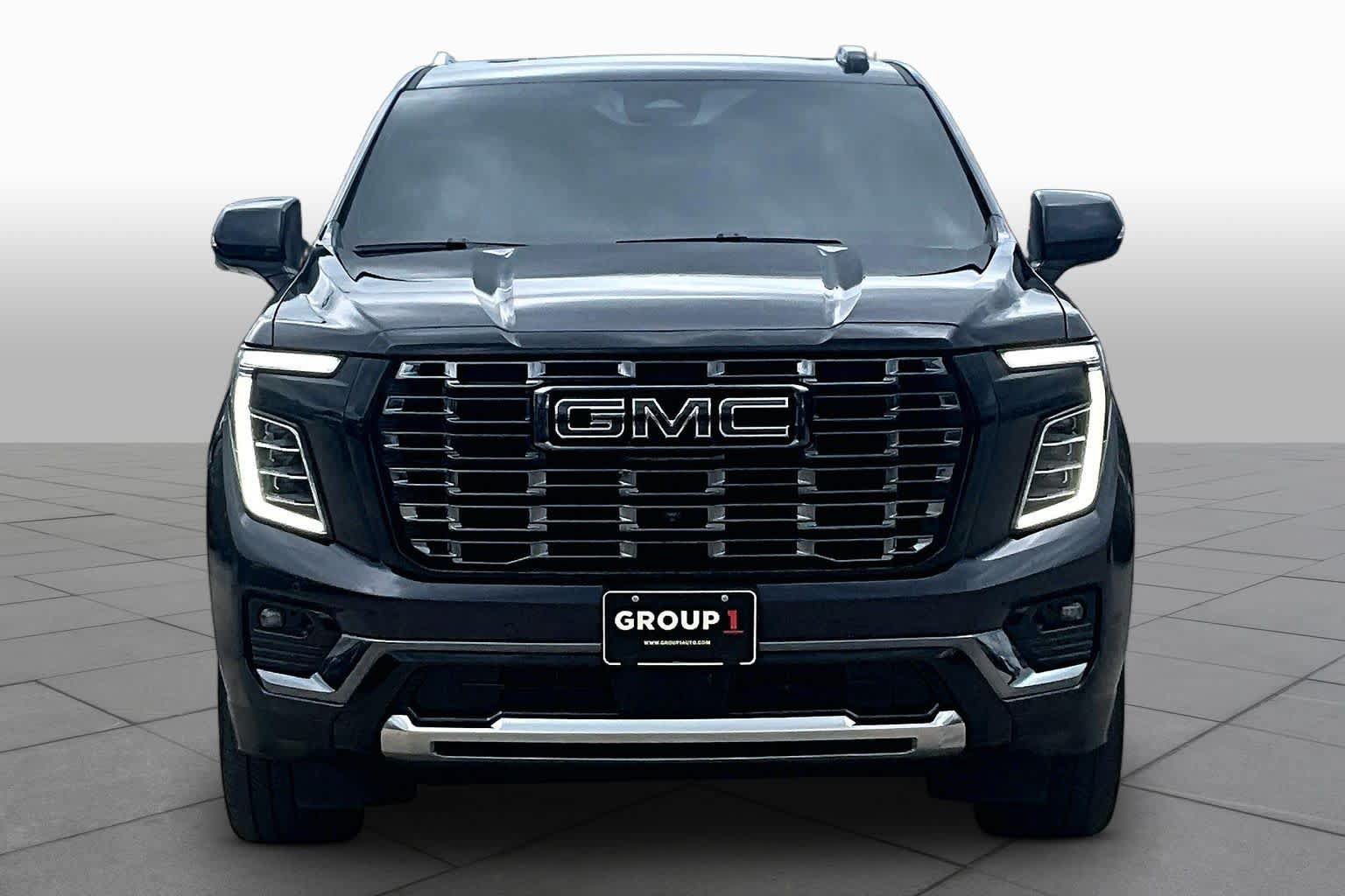 Used 2025 GMC Yukon Denali Ultimate w/ LPO, Floor Liner Package AWD/4WD image 4