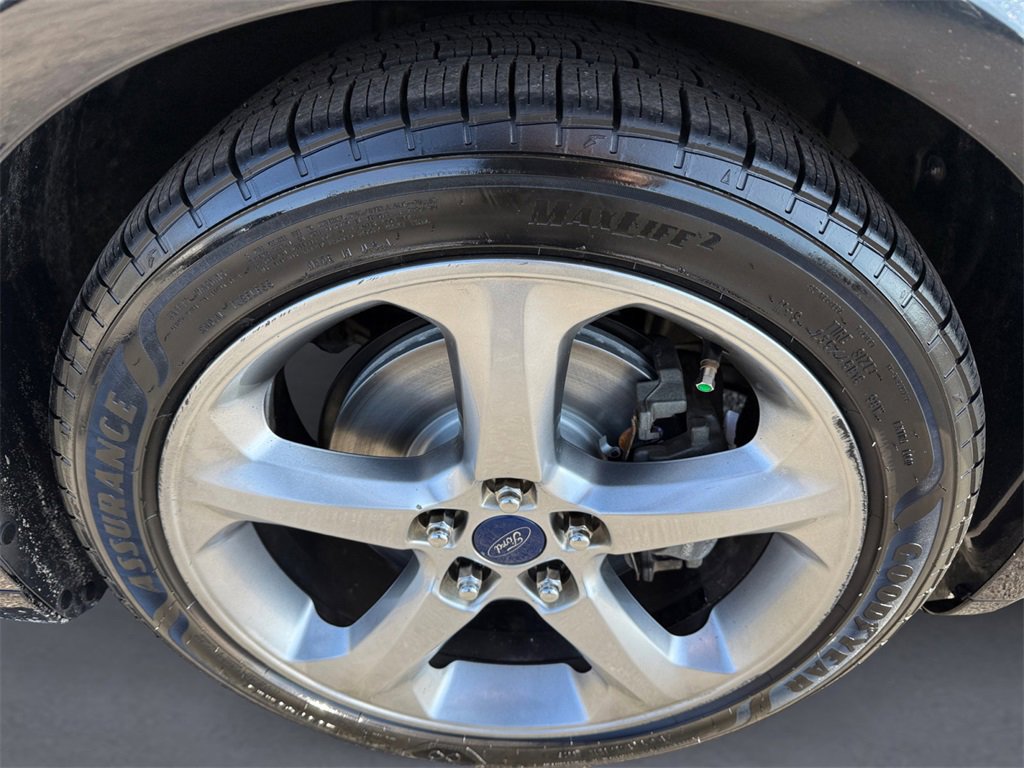 Used 2015 Ford Fusion SE w/ Equipment Group 201A image 9