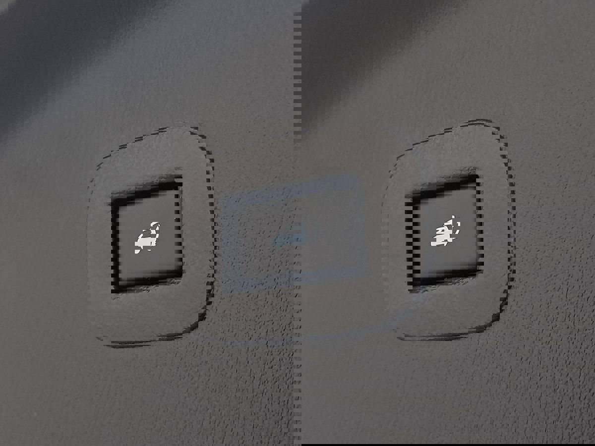 Used 2017 INFINITI QX80 4WD w/ Driver Assistance Package image 35