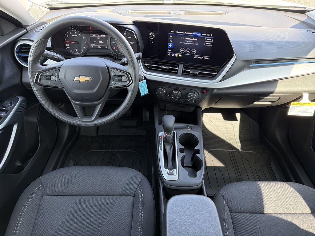 New 2026 Chevrolet Trax LS w/ LS Convenience Package FWD image 2