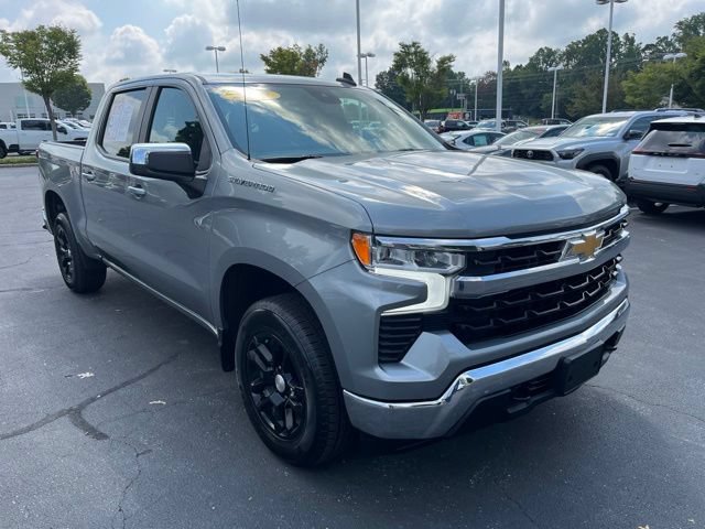 Used 2023 Chevrolet Silverado 1500 LT AWD/4WD image 4