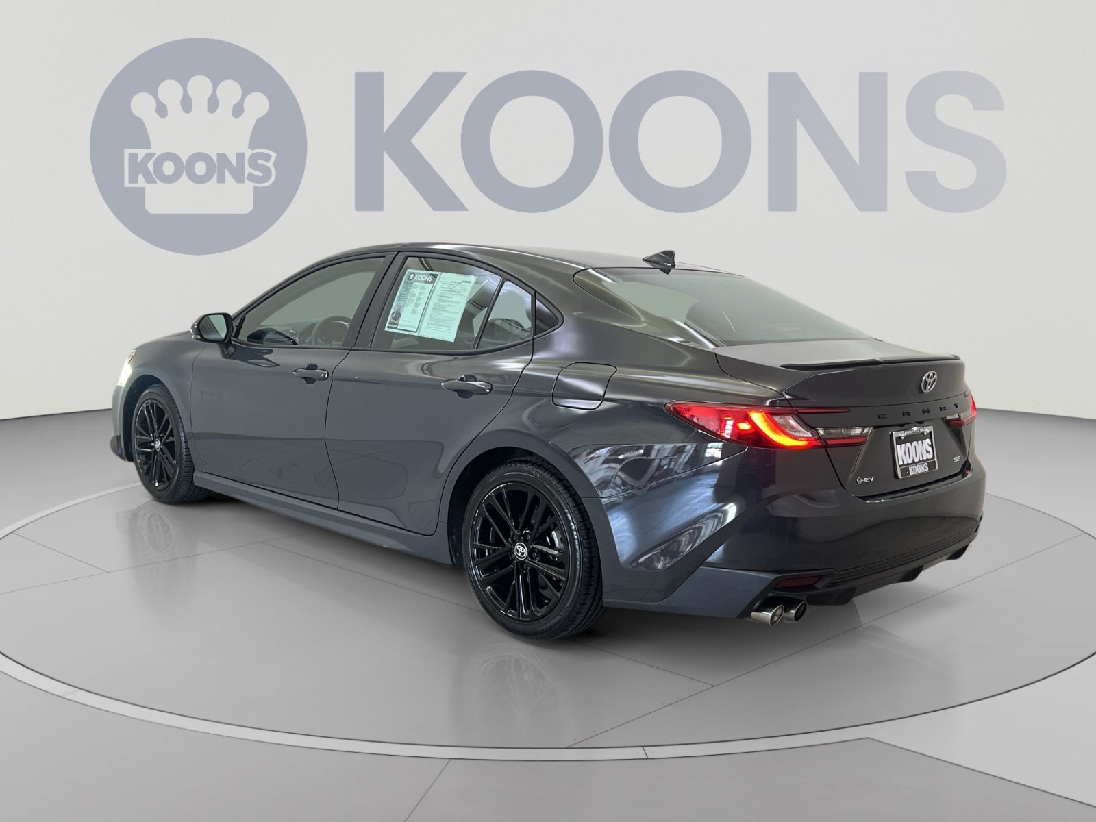 Used 2025 Toyota Camry SE FWD image 7