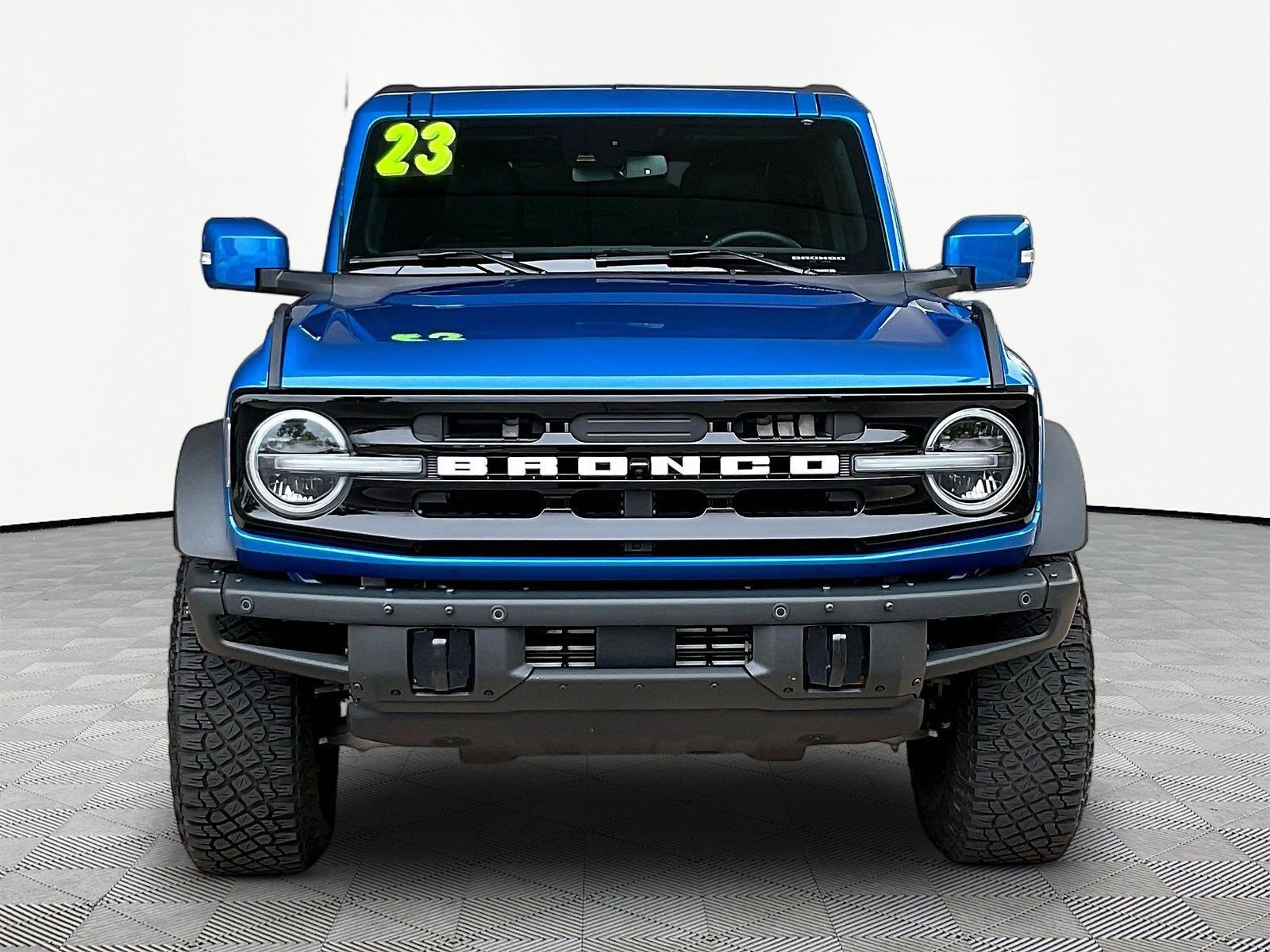 Used 2023 Ford Bronco Outer Banks w/ Sasquatch Package AWD/4WD image 2