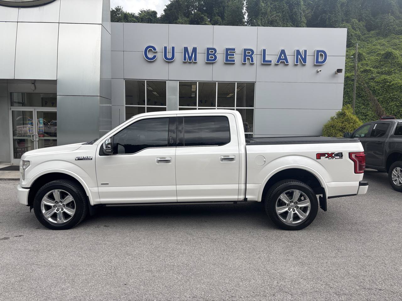 Used 2016 Ford F150 Platinum w/ Equipment Group 701A Luxury AWD/4WD image 2
