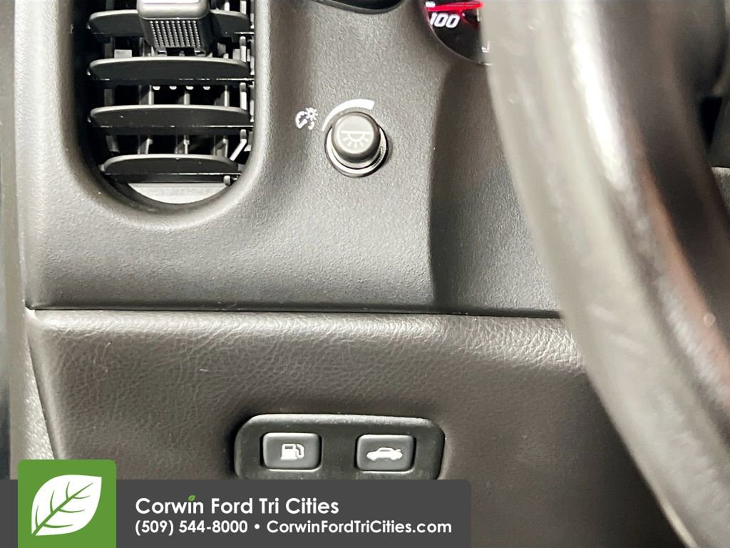 Used 2008 Chevrolet Corvette Coupe image 16