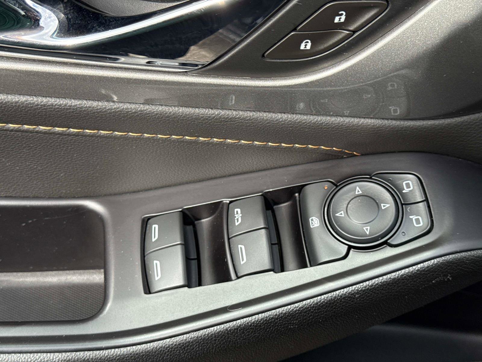 Used 2020 Chevrolet Traverse LT image 22