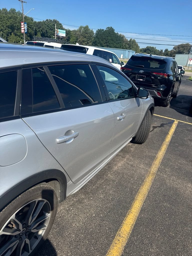 Used 2018 Volvo V60 T5 Cross Country w/ Convenience Package AWD/4WD image 3