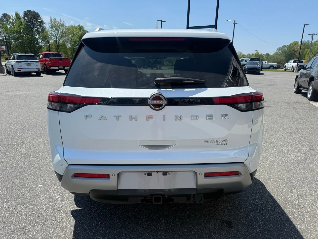 Used 2025 Nissan Pathfinder Platinum image 7