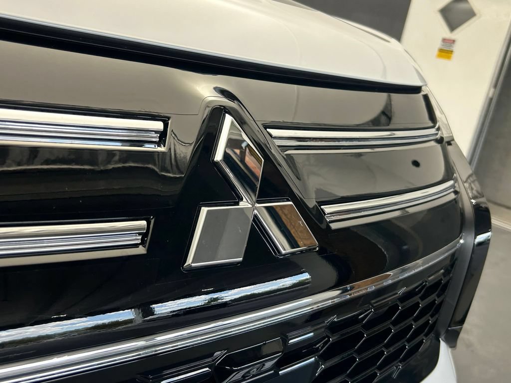 New 2026 Mitsubishi Outlander AWD image 48