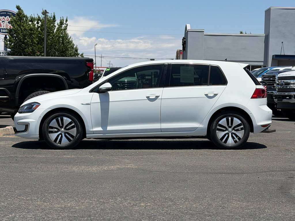 Used 2016 Volkswagen e-Golf SEL Premium w/ Driver Assistance Package FWD image 43