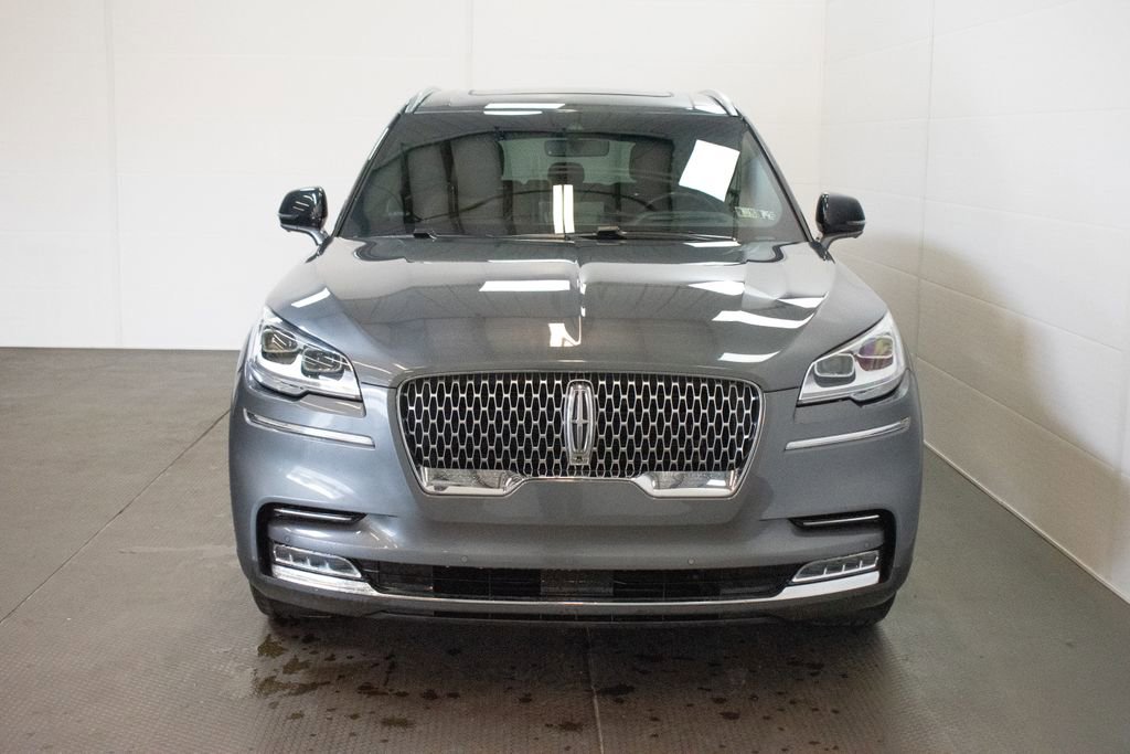 Used 2022 Lincoln Aviator Reserve w/ Equipment Group 201A image 2