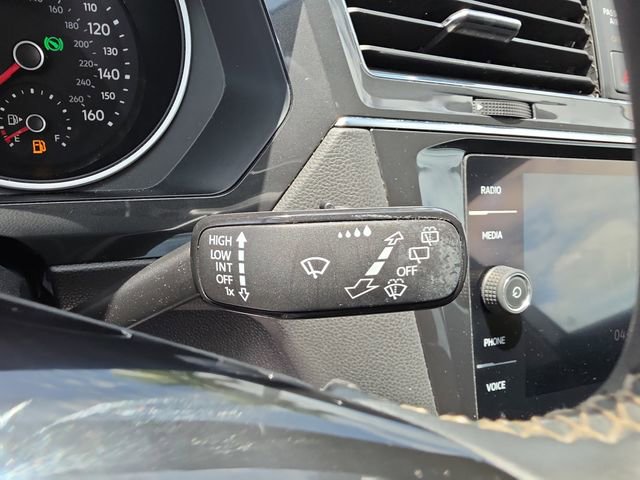 Used 2021 Volkswagen Tiguan SE w/ Panoramic Sunroof Package FWD image 20