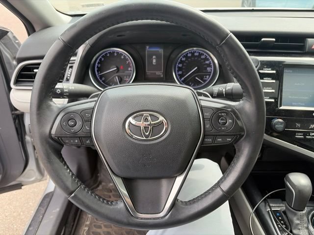 Used 2020 Toyota Camry SE FWD image 10