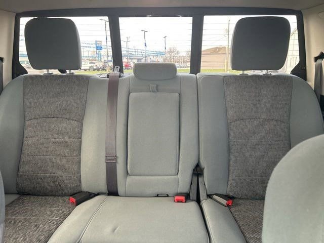 Used 2017 RAM 1500 Classic SLT w/ SLT Plus D￩cor Group image 30