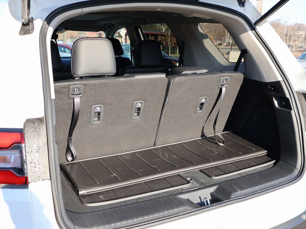 Certified 2025 Honda Pilot Touring image 16