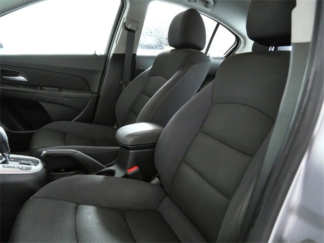 Used 2015 Chevrolet Cruze LT image 16