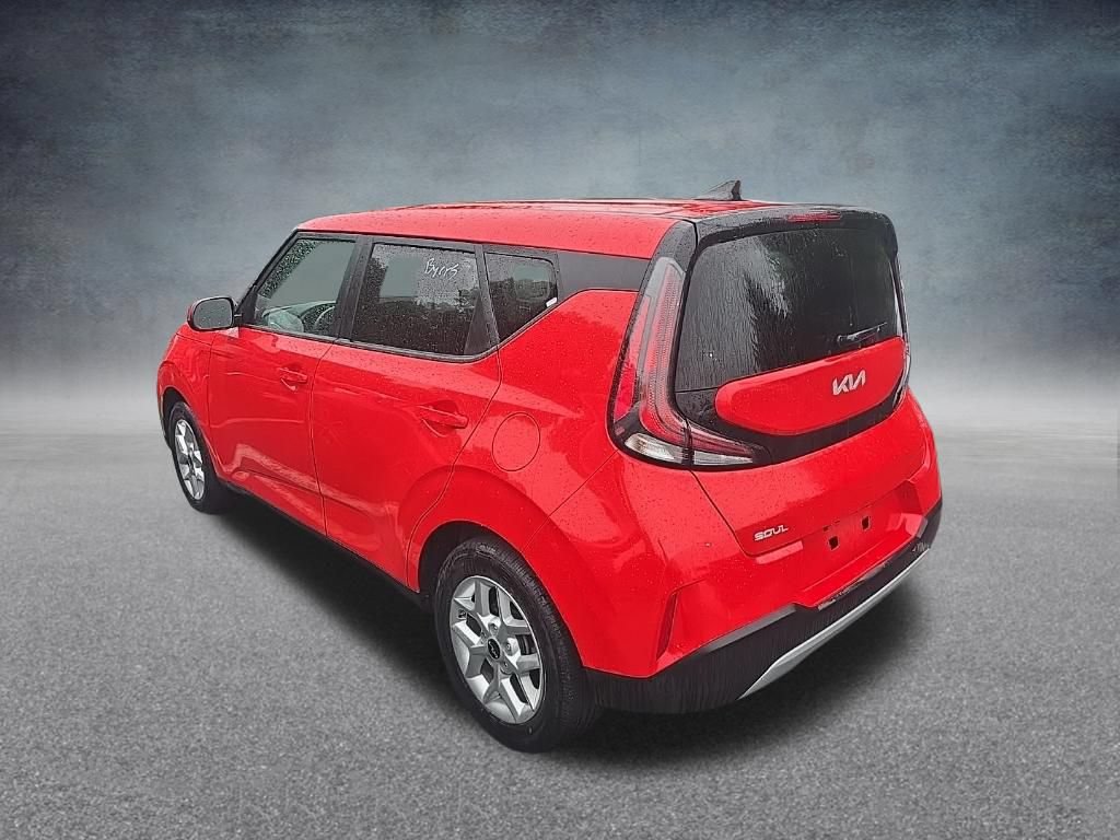 Used 2024 Kia Soul LX w/ Option Group 015 FWD image 6