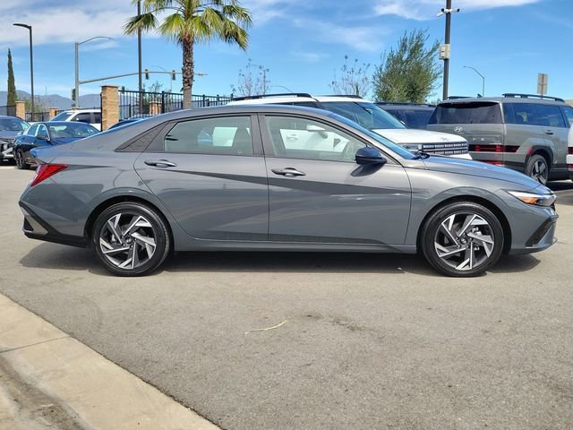 Certified 2025 Hyundai Elantra SEL image 29