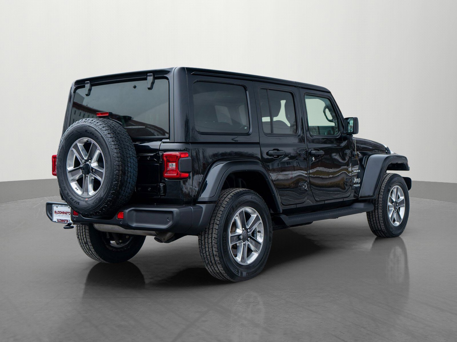 Used 2022 Jeep Wrangler Unlimited Sahara w/ Cold Weather Group image 7