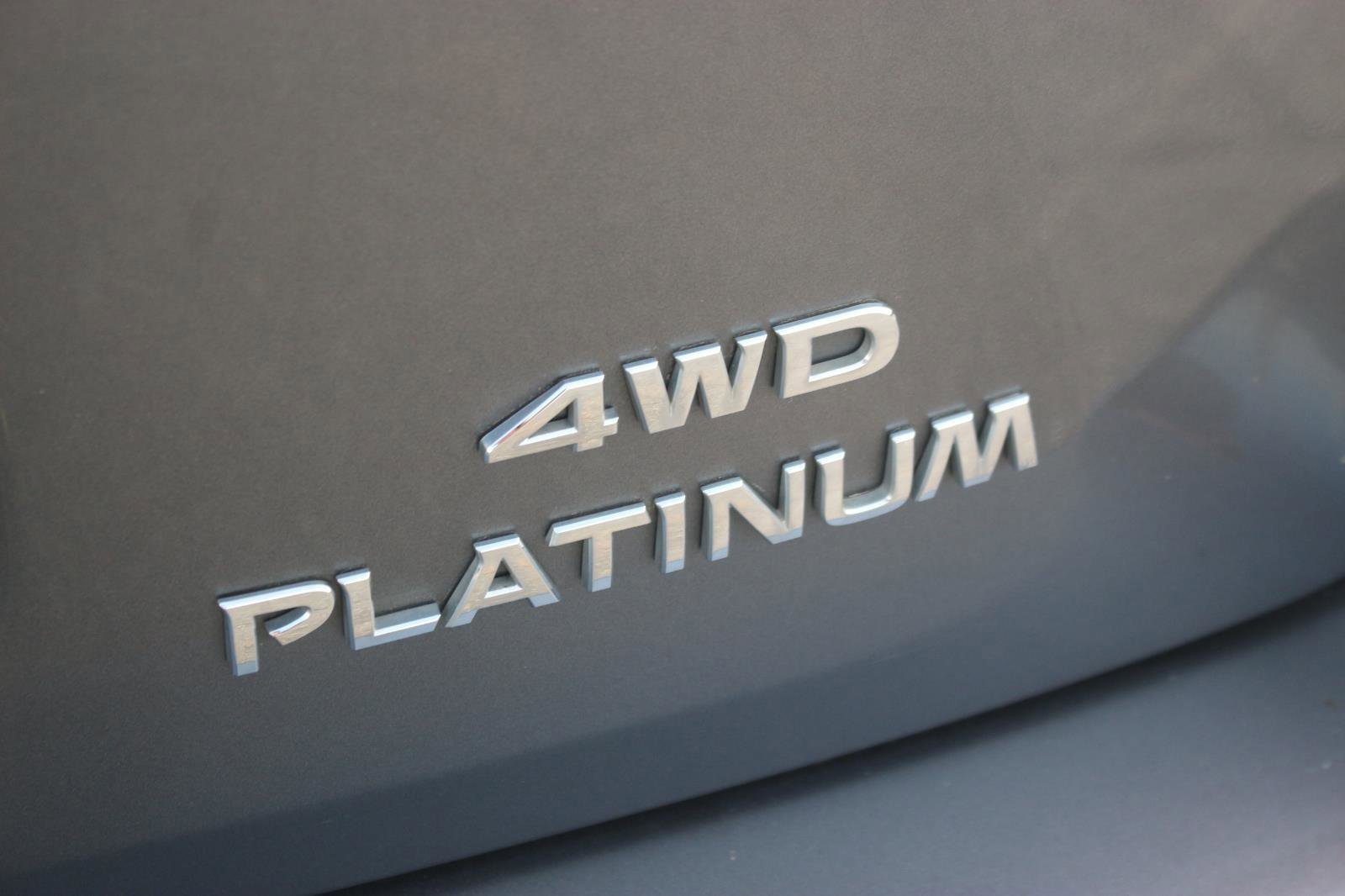 Used 2020 Nissan Pathfinder Platinum image 9