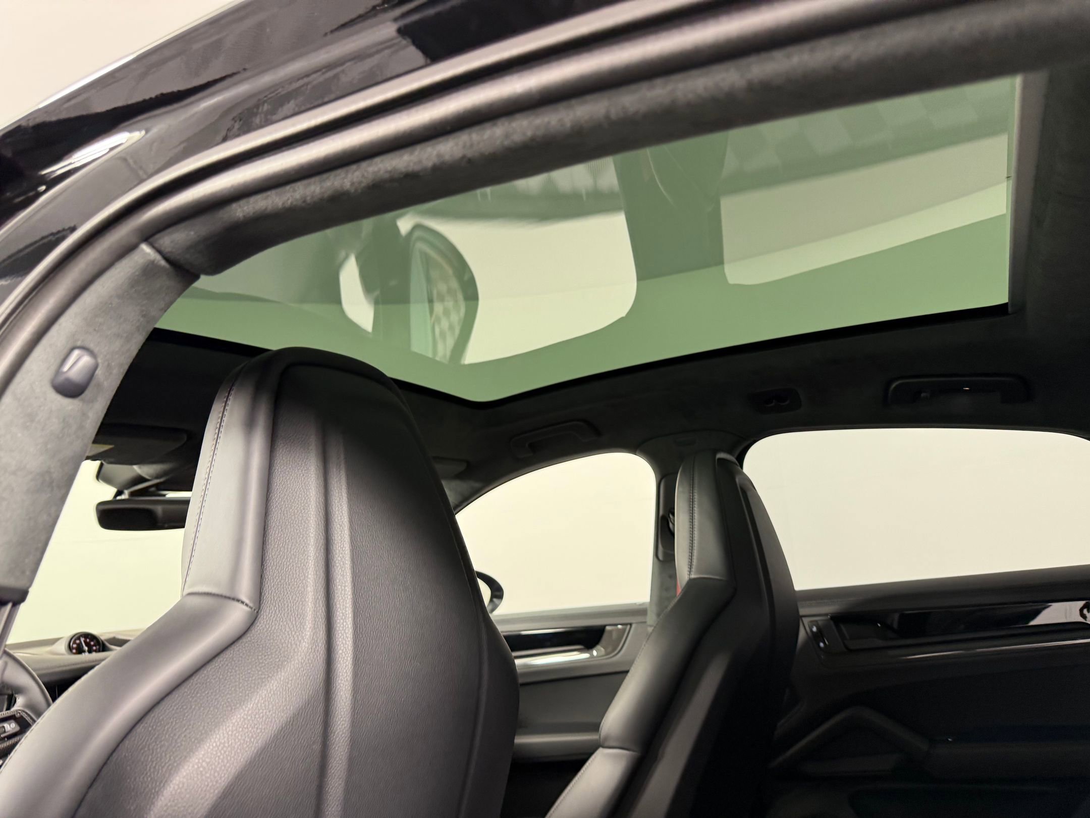 New 2026 Porsche Cayenne GTS image 17