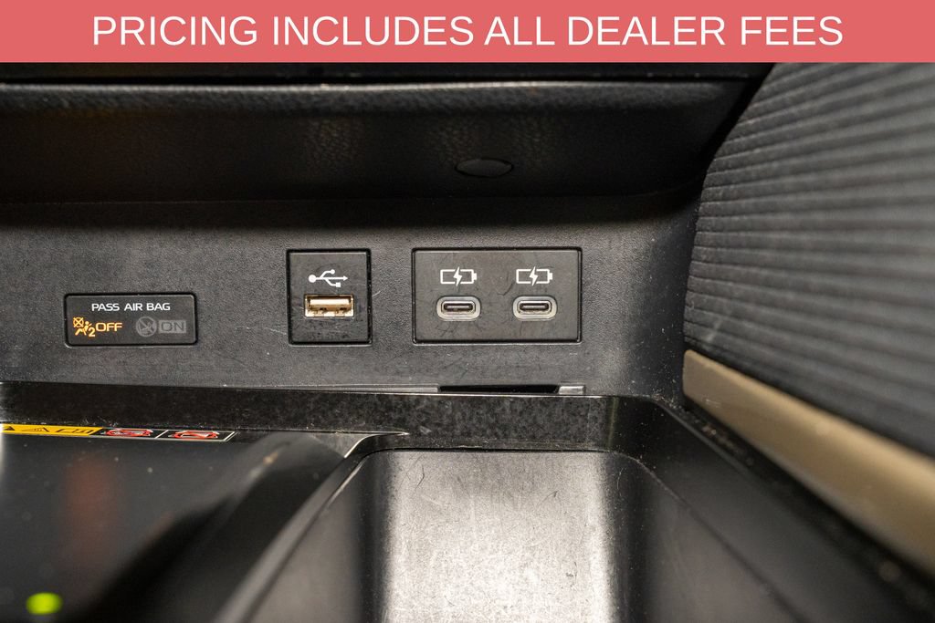 Used 2025 Toyota Camry SE FWD image 14