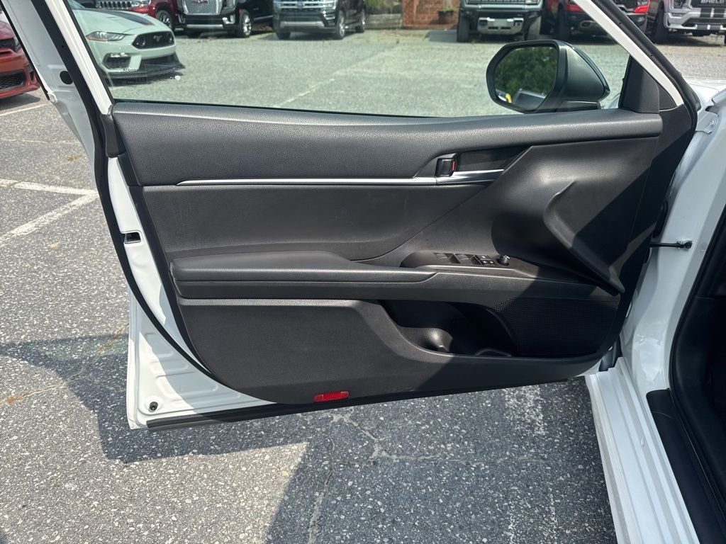 Used 2023 Toyota Camry SE w/ Convenience Package image 25