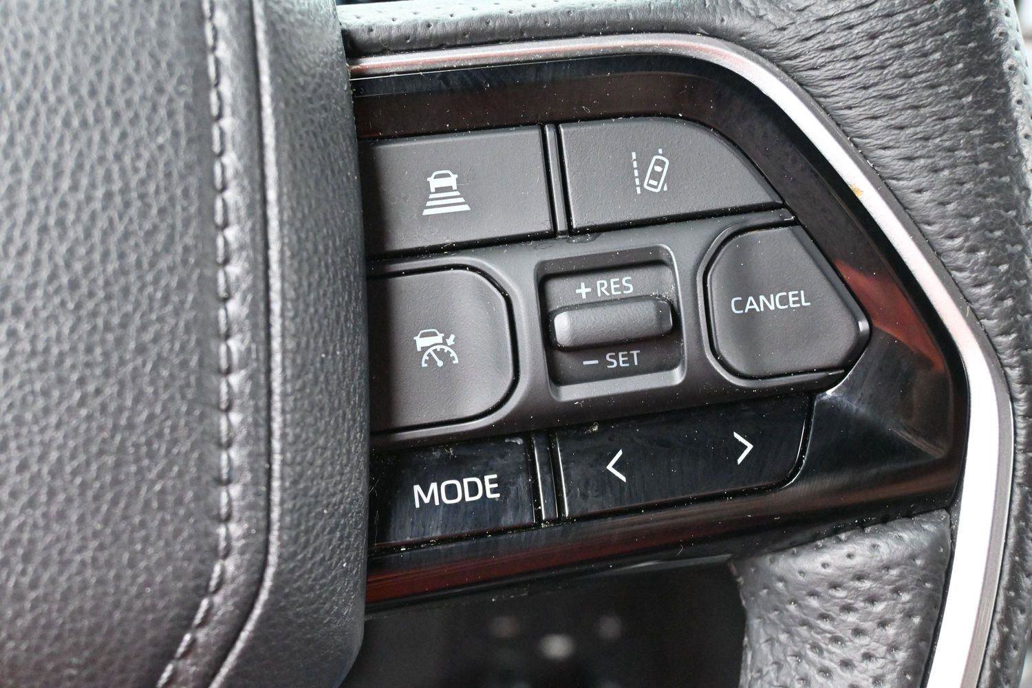 Used 2023 Toyota Sequoia Platinum AWD/4WD image 22
