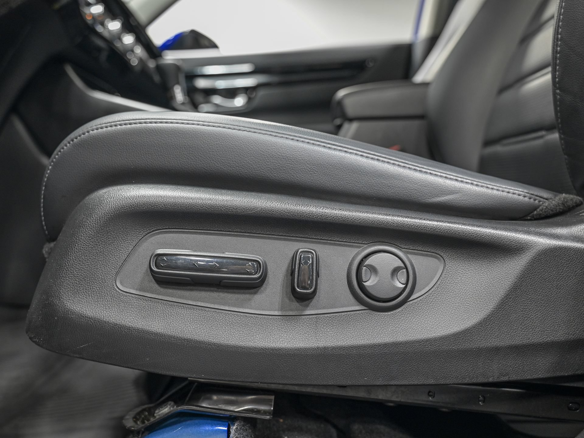 Used 2024 Honda CR-V EX-L image 14