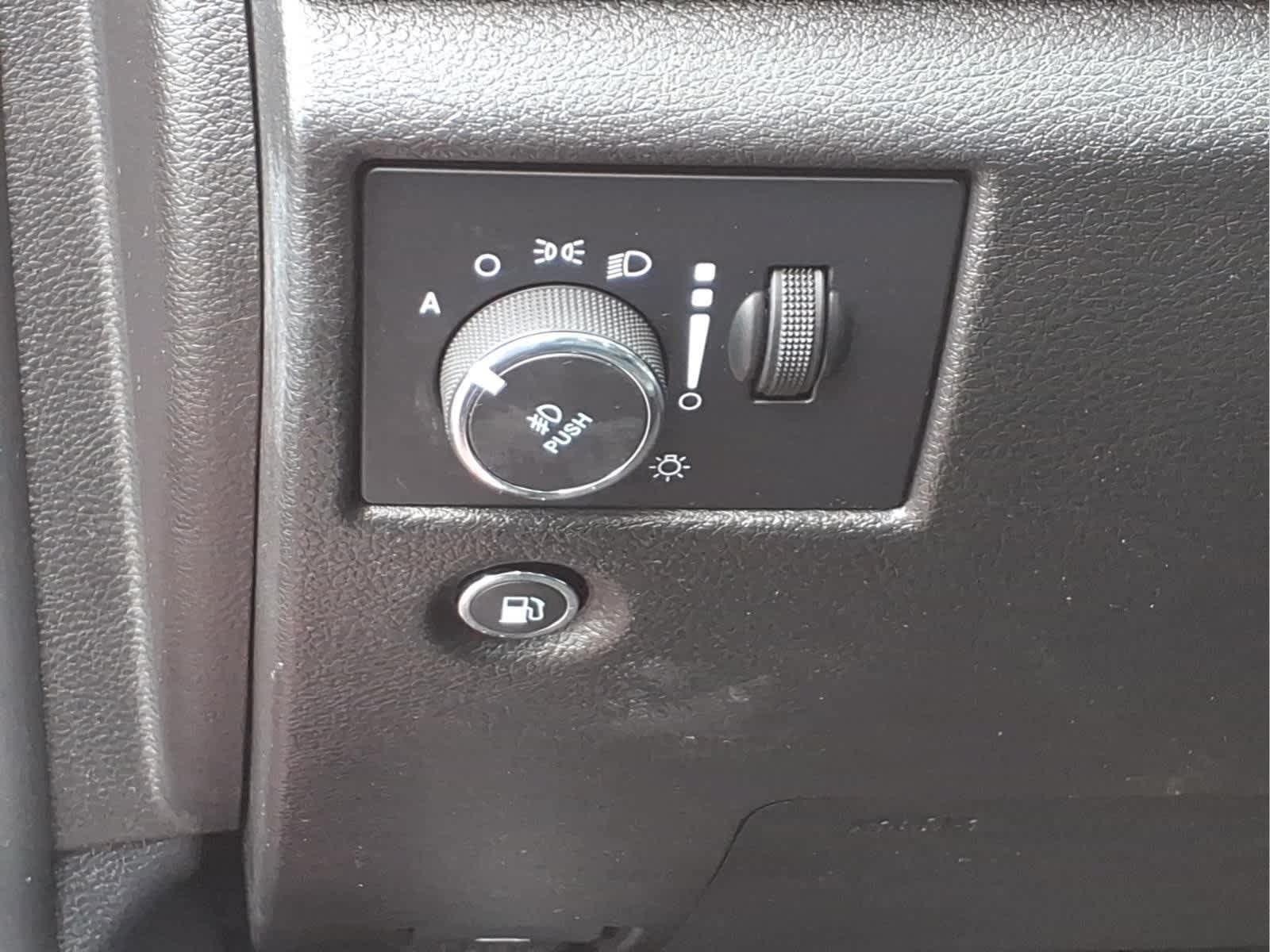 Used 2021 Jeep Grand Cherokee High Altitude AWD/4WD image 13