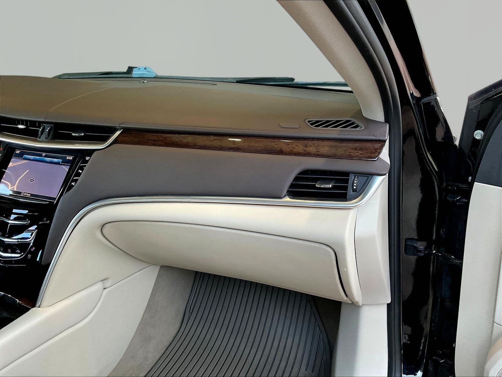 Used 2017 Cadillac XTS Luxury w/ Driver Awareness Package FWD image 26