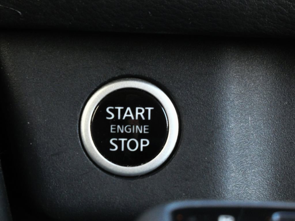 Used 2023 Nissan Rogue S AWD/4WD image 17