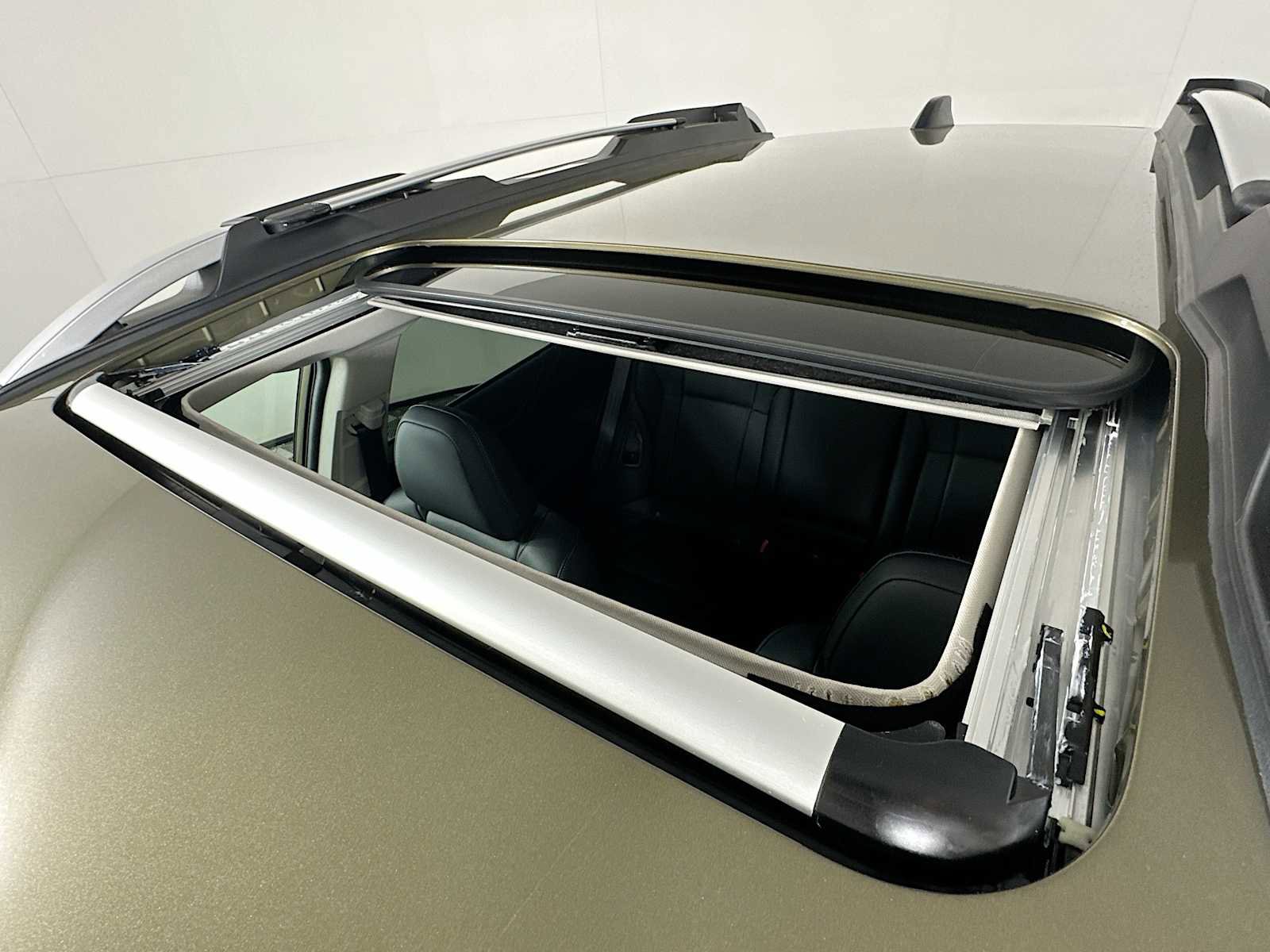 New 2025 Subaru Outback Touring XT image 20