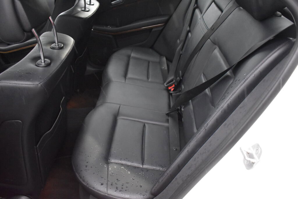 Used 2011 Mercedes-Benz E 350 Sedan image 27