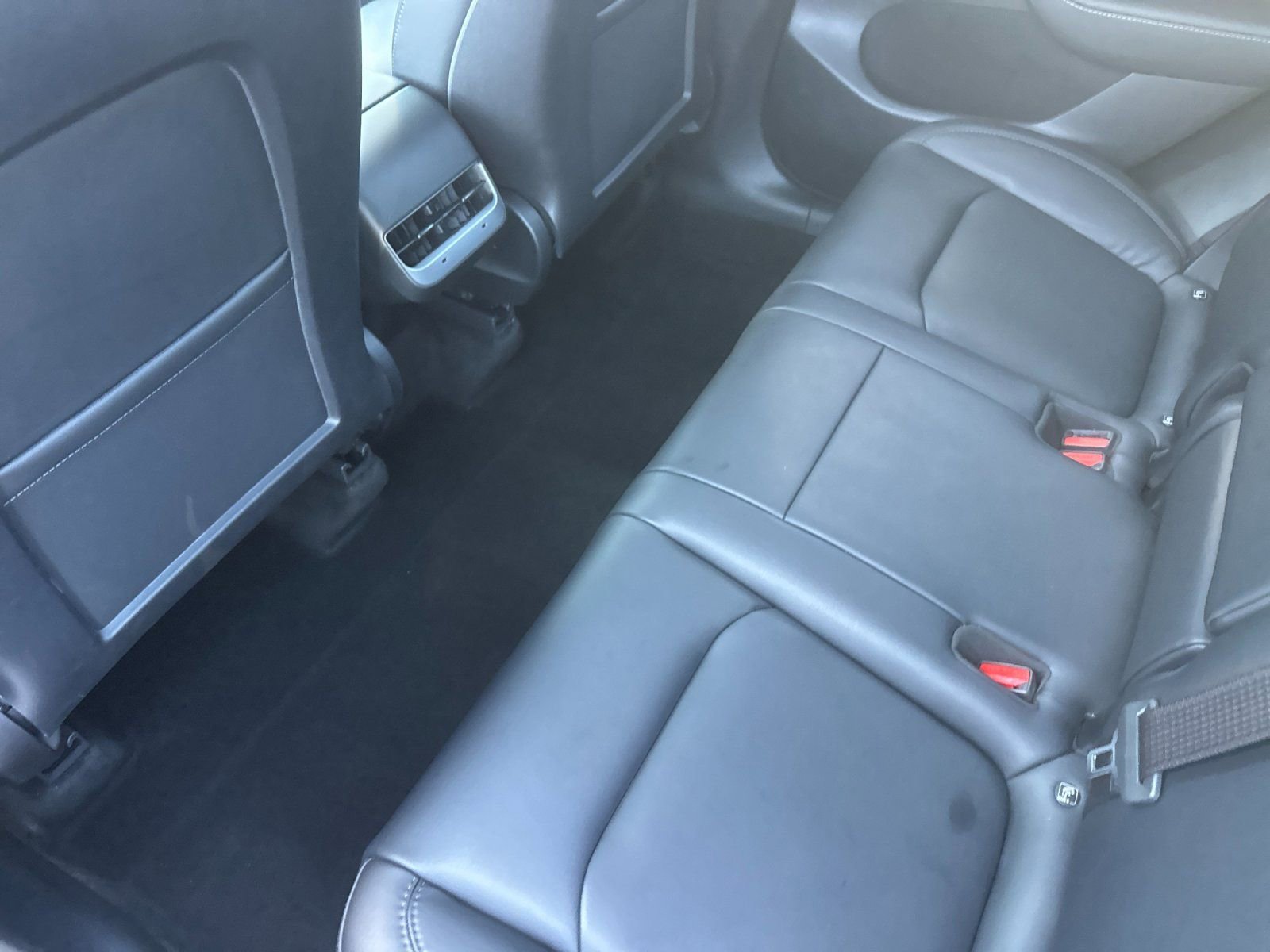 Used 2022 Tesla Model Y Long Range image 12